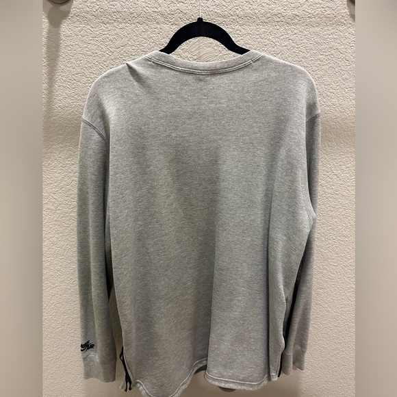 Nike Gray Sweatshirt with Black Star Arc Graphic - Picture 2 of 2